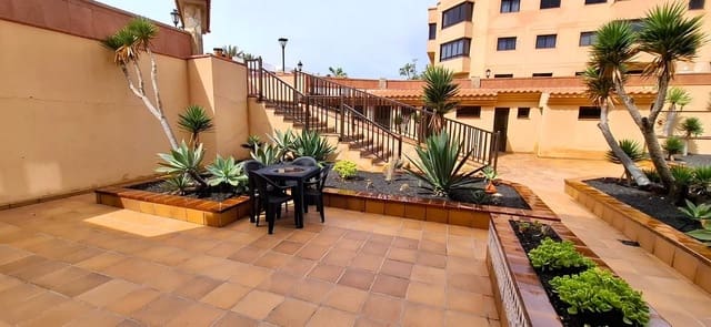 Apartamento de 2 habitaciones en Corralejo, La Oliva en venta - 329.000 € (Ref: 9714755)