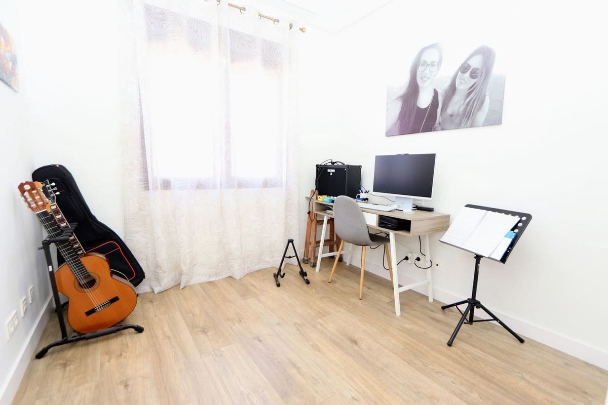 3 bedroom Apartment for sale in Los Alcazares with pool garage - € 249,000 (Ref: 9714757)