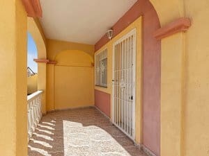 2 bedroom Semi-detached Villa for sale in Orihuela Costa with pool - € 185,000 (Ref: 9714775)