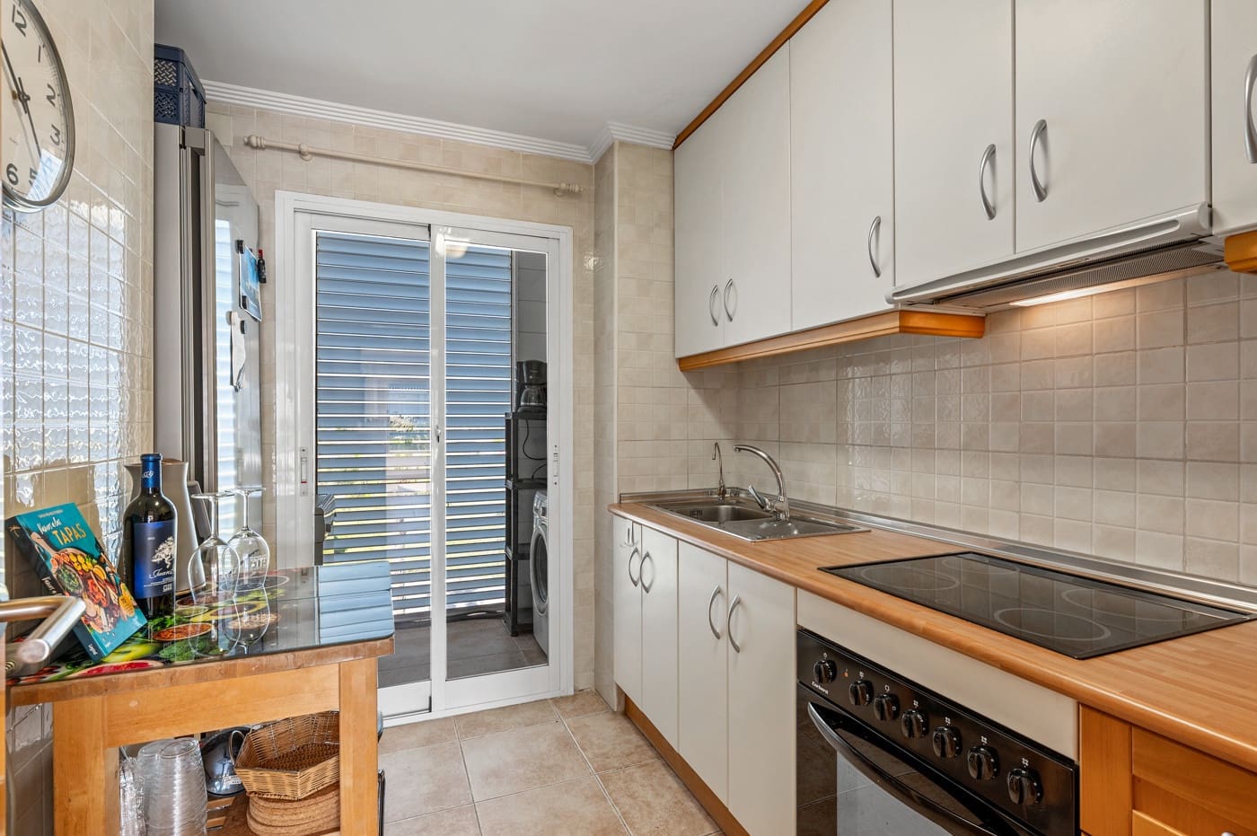 2 bedroom Apartment for sale in Torrevieja with garage - € 249,000 (Ref: 9714778)