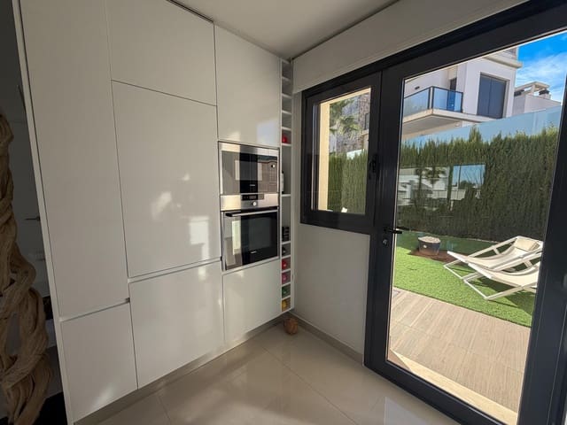 4 sypialnia Willa na sprzedaż w San Miguel de Salinas z basenem - 580 000 € (Ref: 9714781)