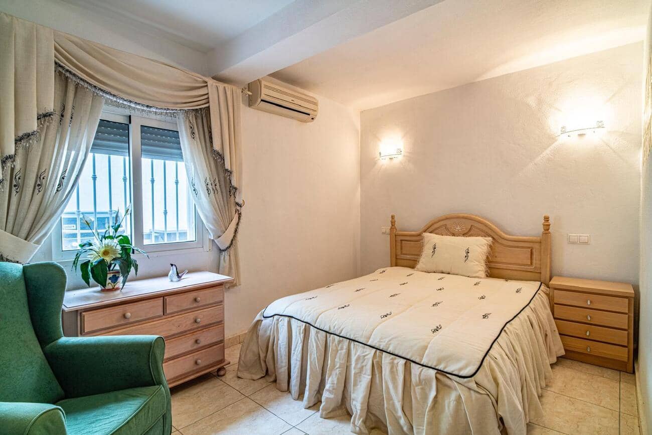 4 Zimmer Villa zu verkaufen in Orihuela mit Pool - 640.000 € (Ref: 9714783)