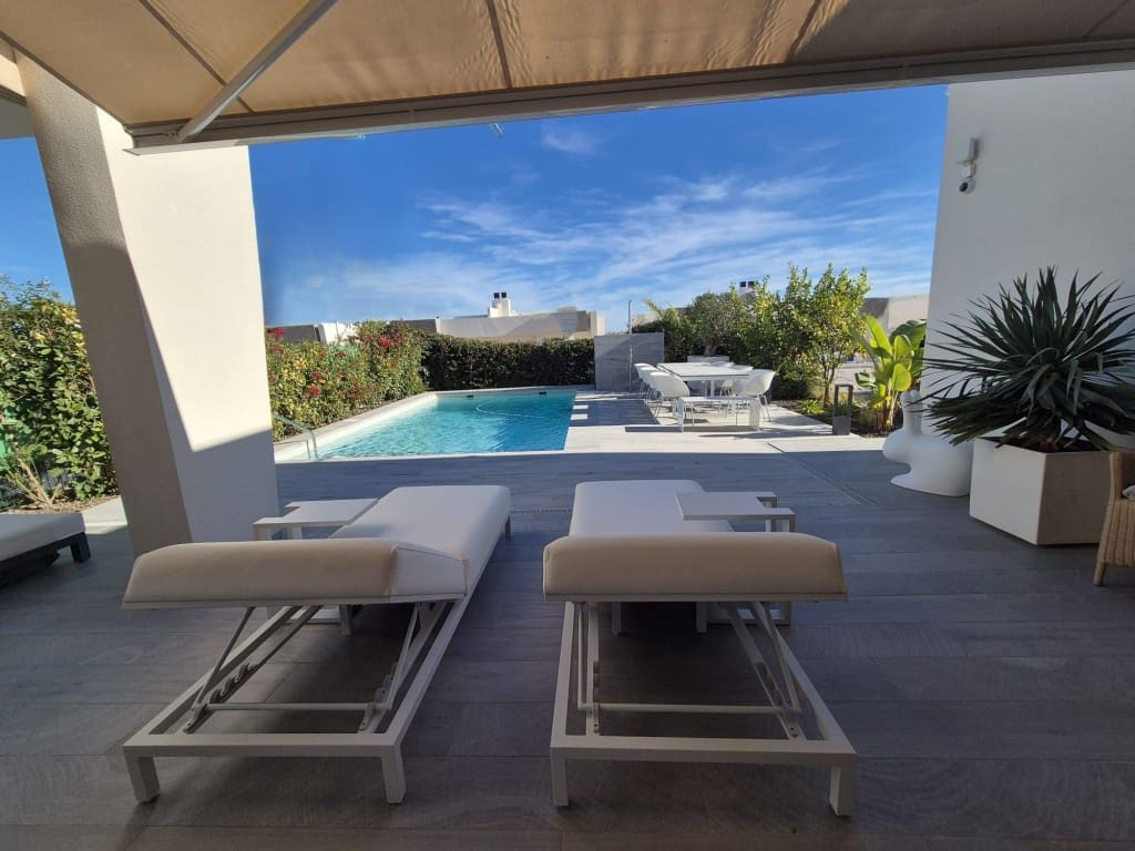 3 bedroom Villa for sale in Algorfa with pool - € 630,000 (Ref: 9714788)