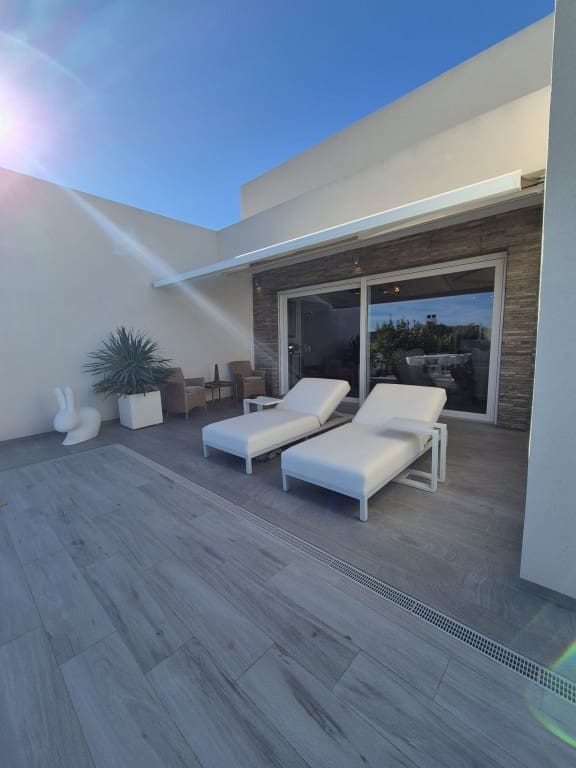 3 bedroom Villa for sale in Algorfa with pool - € 630,000 (Ref: 9714788)