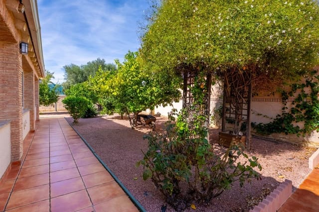 6 soverom Villa til salgs i El Chaparral, Torrevieja med svømmebasseng - € 645 000 (Ref: 9714789)