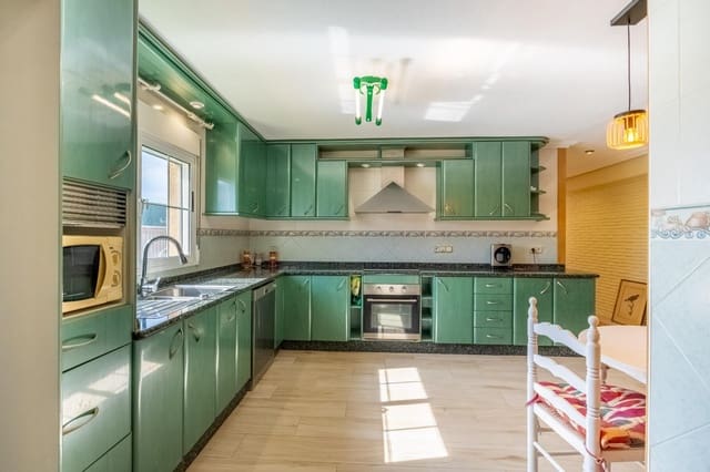 6 makuuhuone Huvila myytävänä paikassa El Chaparral, Torrevieja mukana uima-altaan - 645 000 € (Ref: 9714789)