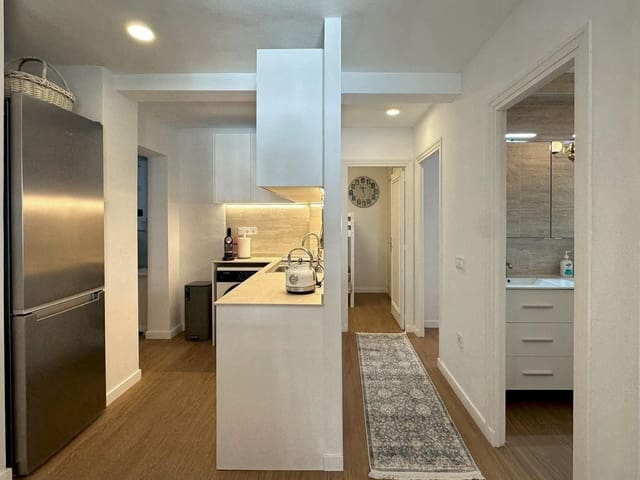 4 bedroom Apartment for sale in Las Piscinas Naturales, Torrevieja - € 620,000 (Ref: 9714800)