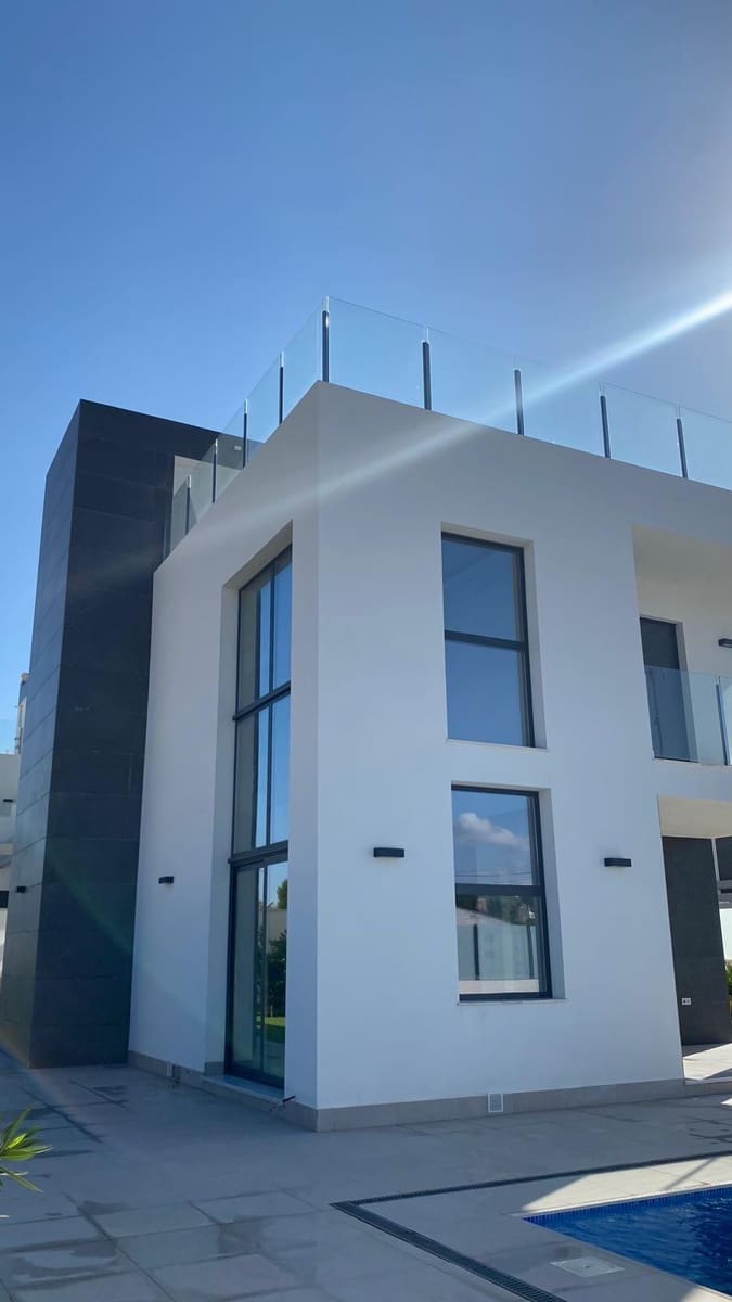 3 quarto Moradia para venda em Torrevieja - 650 000 € (Ref: 9714802)