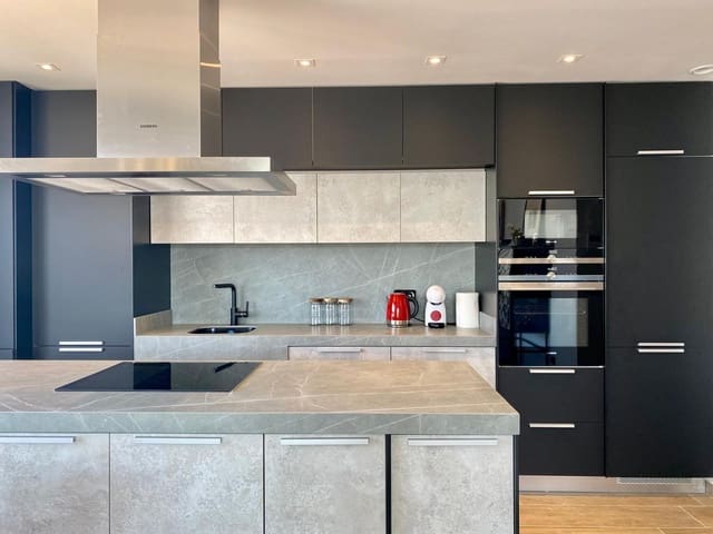 Ático de 3 habitaciones en Los Balcones - Los Altos, Torrevieja en venta con piscina - 642.500 € (Ref: 9714803)