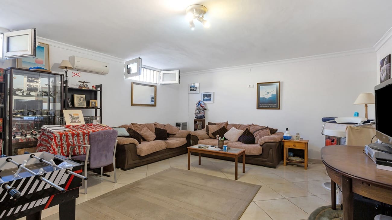 6 camera da letto Villa in vendita in Torrevieja - 617.000 € (Rif: 9714804)