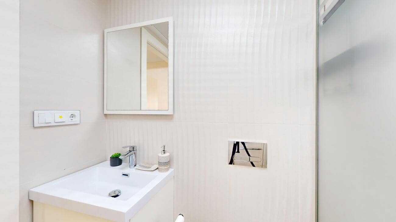 4 makuuhuone Huvila myytävänä paikassa Playa Honda mukana 
autotalli - 645 000 € (Ref: 9714809)