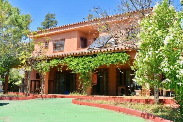 4 bedroom Villa for sale in Mijas Costa, Mijas with pool - € 1,195,000 (Ref: 9714812)