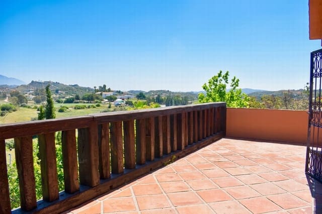 4 bedroom Villa for sale in Mijas Costa, Mijas with pool - € 1,195,000 (Ref: 9714812)