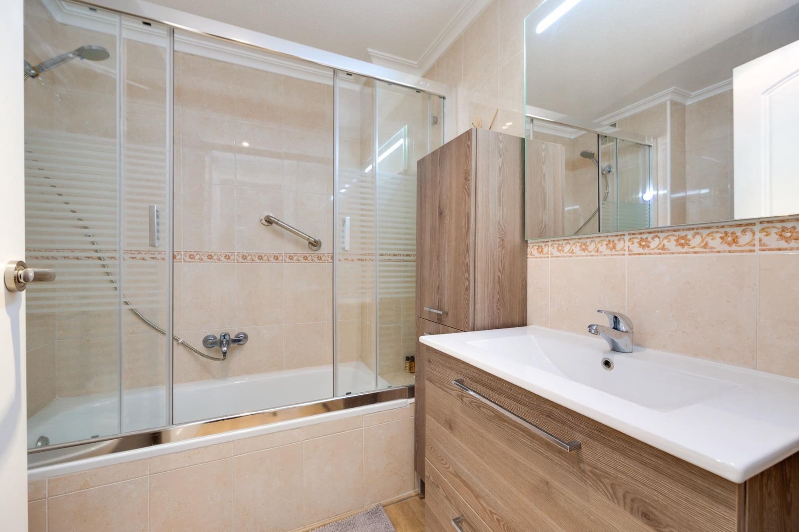 3 sovrum Lägenhet till salu i Torrevieja med garage - 195 000 € (Ref: 9719788)