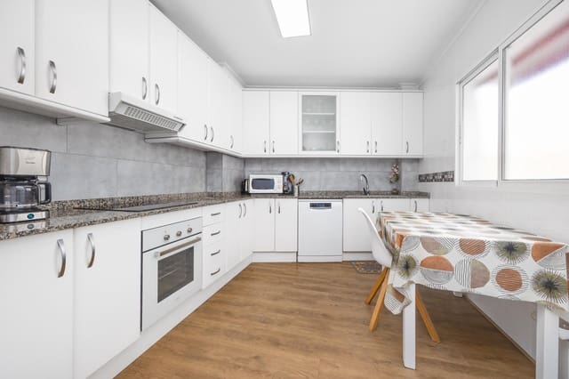 3 sovrum Lägenhet till salu i Parque Acuático - Sector 25, Torrevieja med garage - 195 000 € (Ref: 9719788)