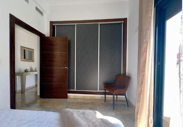 4 quarto Moradia para venda em Pilar de la Horadada com piscina - 595 000 € (Ref: 9719796)