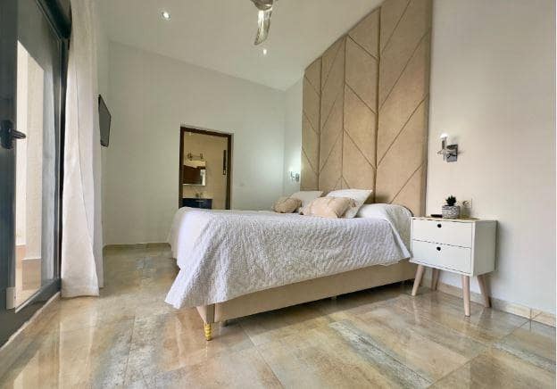 4 quarto Moradia para venda em Pilar de la Horadada com piscina - 595 000 € (Ref: 9719796)