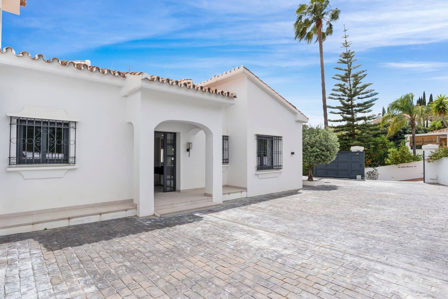 5 Zimmer Villa zu verkaufen in Benahavis mit Pool Garage - 2.750.000 € (Ref: 9719798)