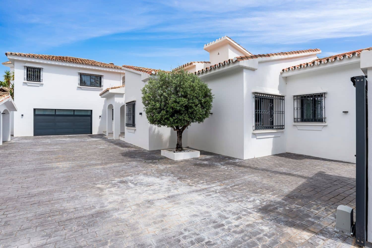 5 Zimmer Villa zu verkaufen in Benahavis mit Pool Garage - 2.750.000 € (Ref: 9719798)