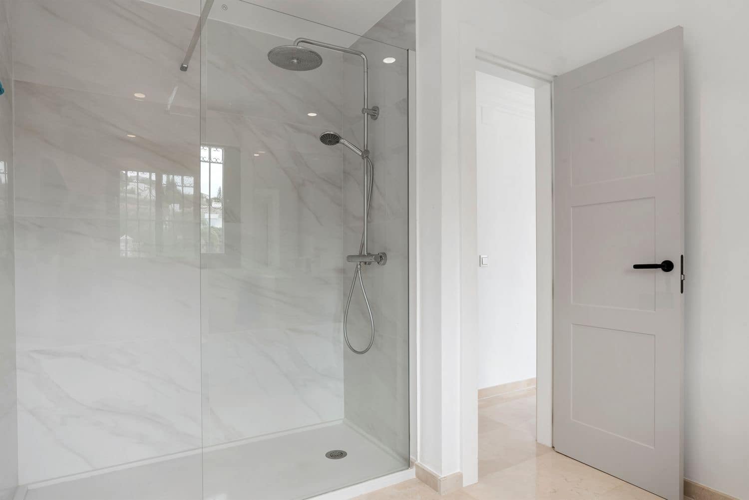 5 Zimmer Villa zu verkaufen in Benahavis mit Pool Garage - 2.750.000 € (Ref: 9719798)