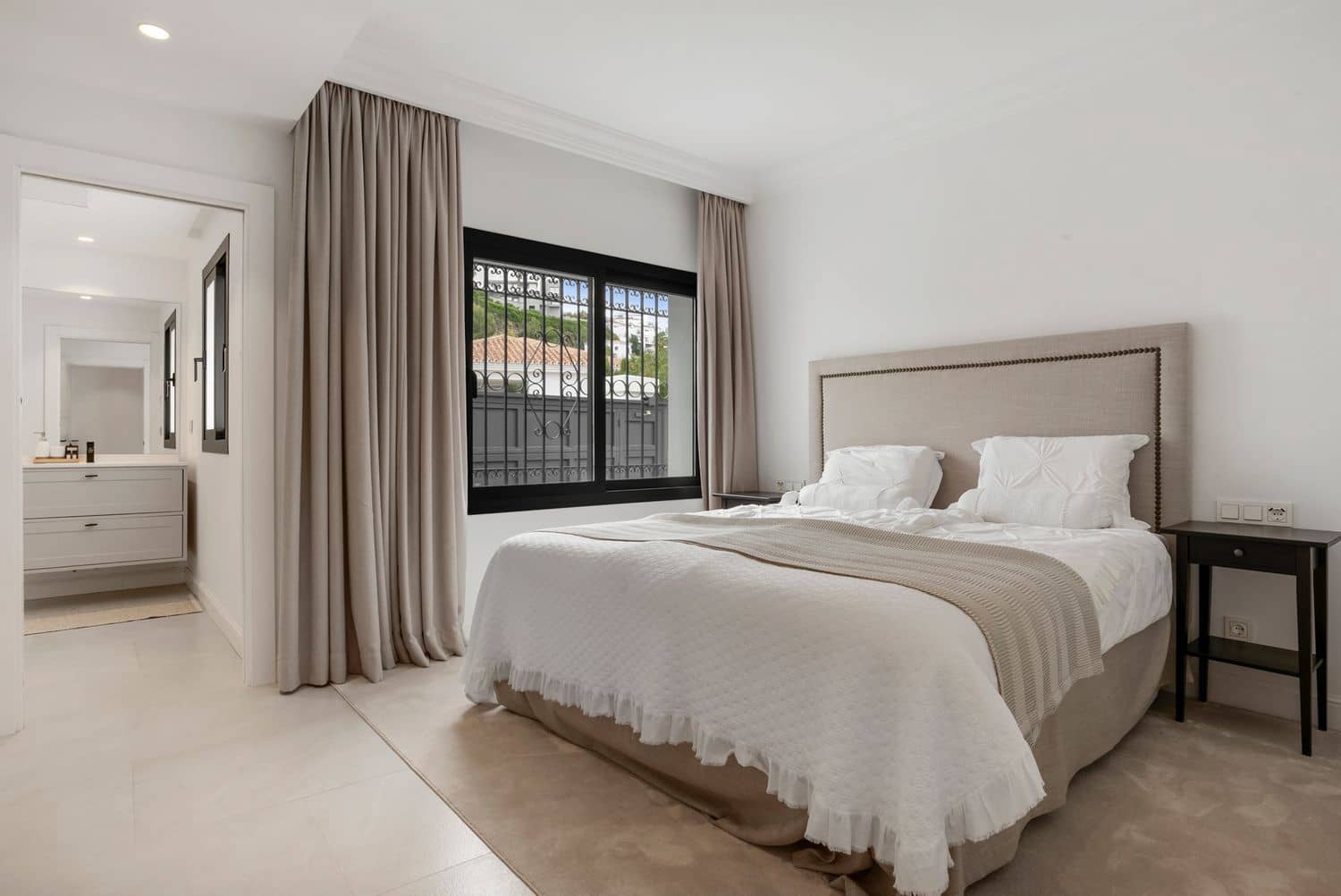 5 Zimmer Villa zu verkaufen in Benahavis mit Pool Garage - 2.750.000 € (Ref: 9719798)