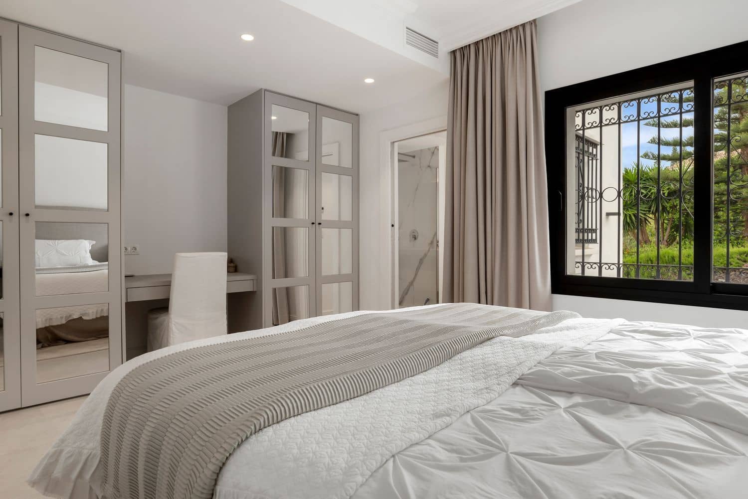 5 Zimmer Villa zu verkaufen in Benahavis mit Pool Garage - 2.750.000 € (Ref: 9719798)