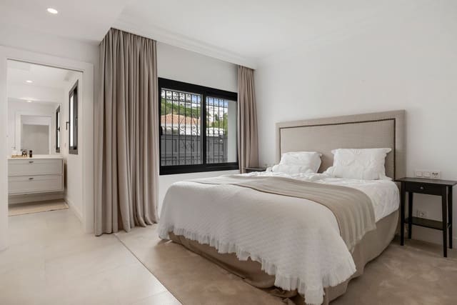 5 slaapkamer Villa te koop in Benahavís pueblo, Benahavís met zwembad - € 2.750.000 (Ref: 9719798)