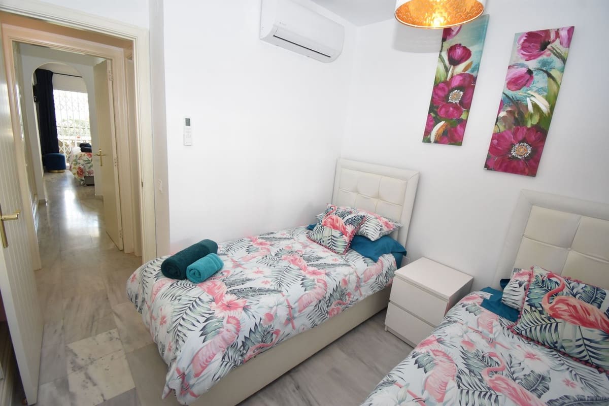 2 quarto Apartamento para venda em Calahonda com piscina garagem - 330 000 € (Ref: 9726551)