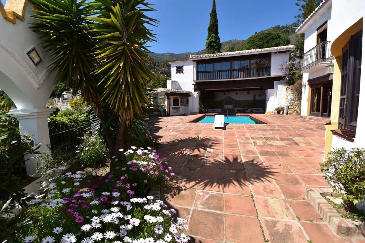4 soveværelse Villa til salg i Mijas med swimmingpool garage - € 1.399.000 (Ref: 9726568)
