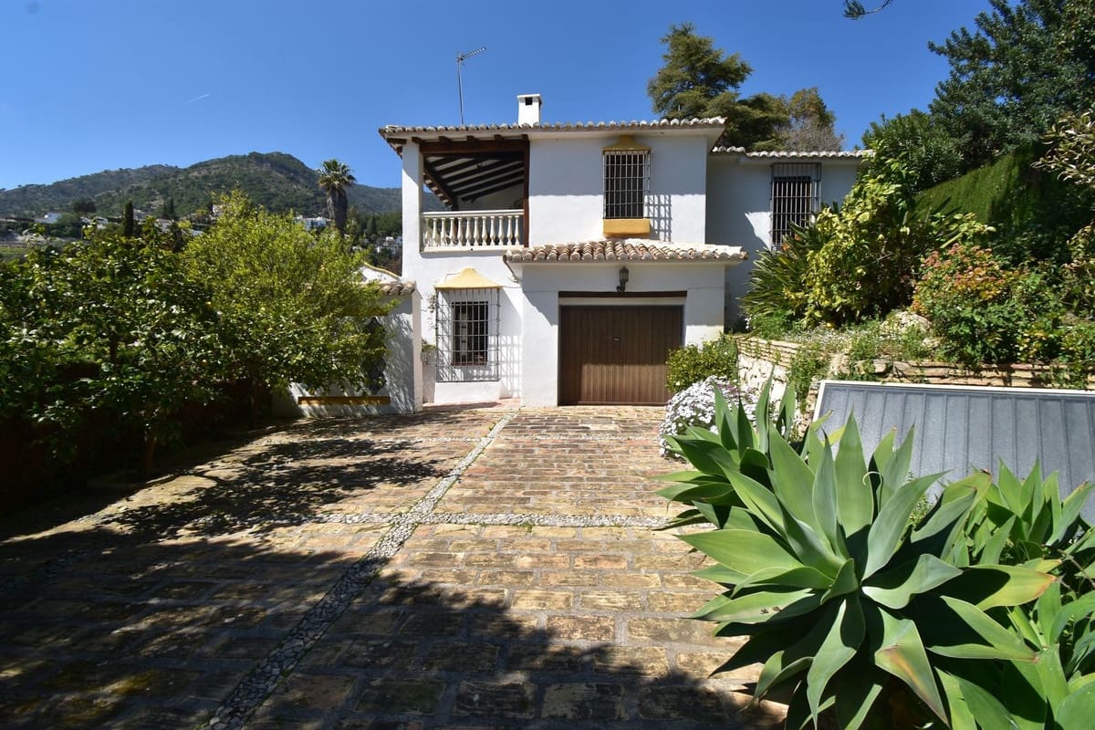 4 soveværelse Villa til salg i Mijas med swimmingpool garage - € 1.399.000 (Ref: 9726568)
