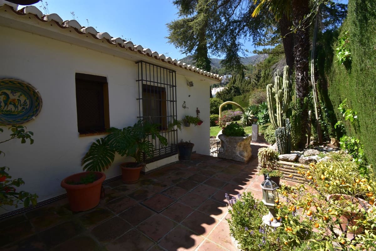 4 soveværelse Villa til salg i Mijas med swimmingpool garage - € 1.399.000 (Ref: 9726568)