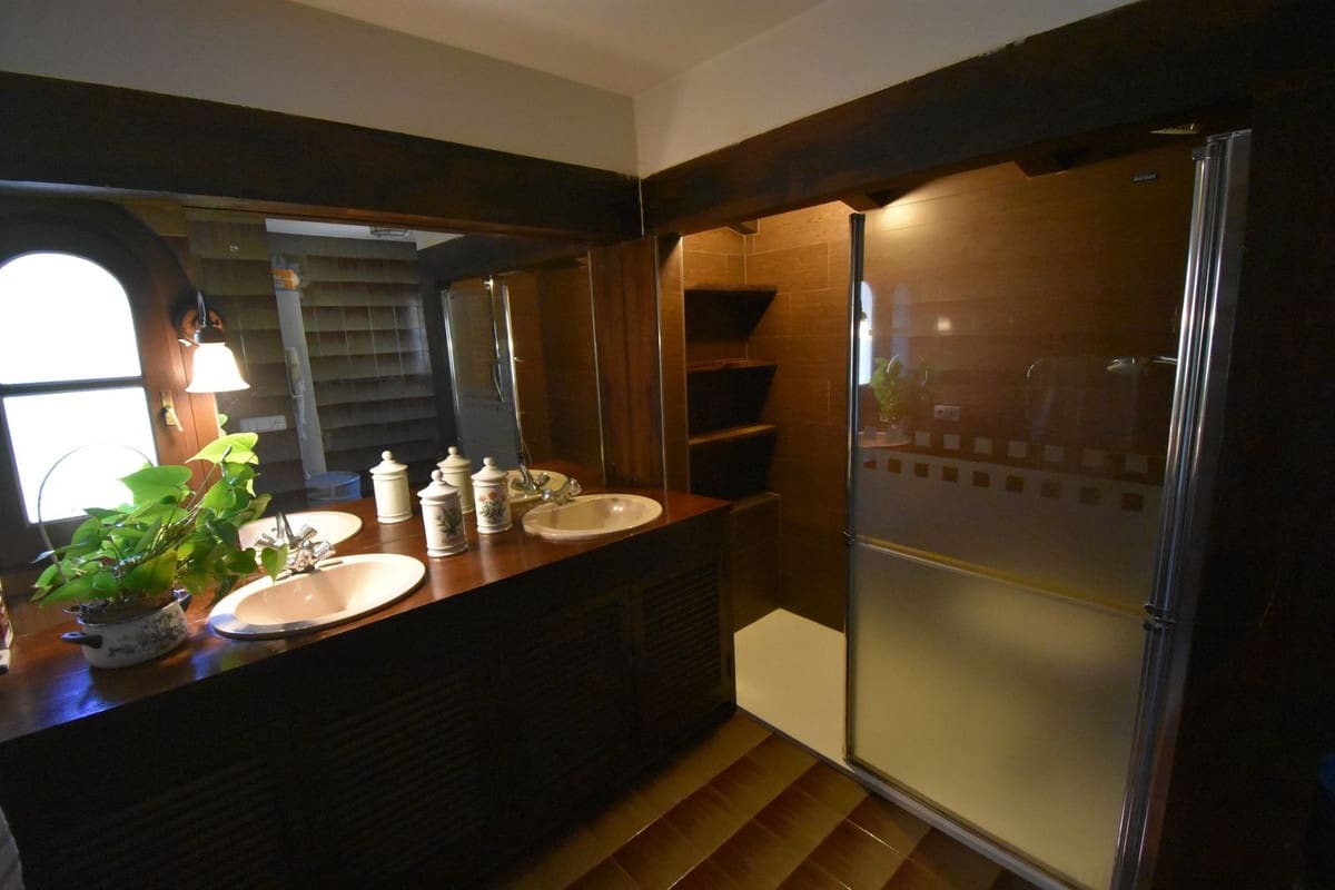 4 bedroom Villa for sale in Mijas with pool garage - € 1,399,000 (Ref: 9726568)