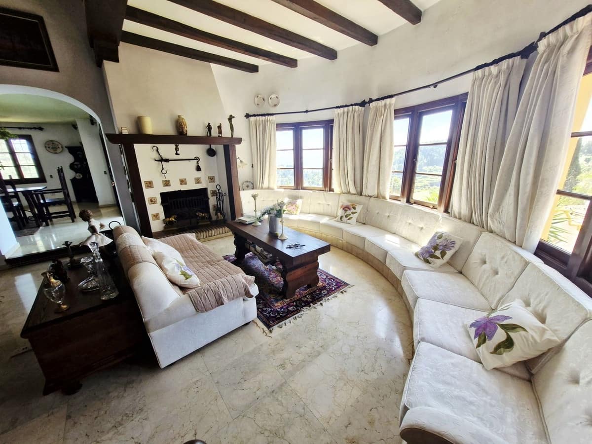 4 bedroom Villa for sale in Mijas with pool garage - € 1,399,000 (Ref: 9726568)