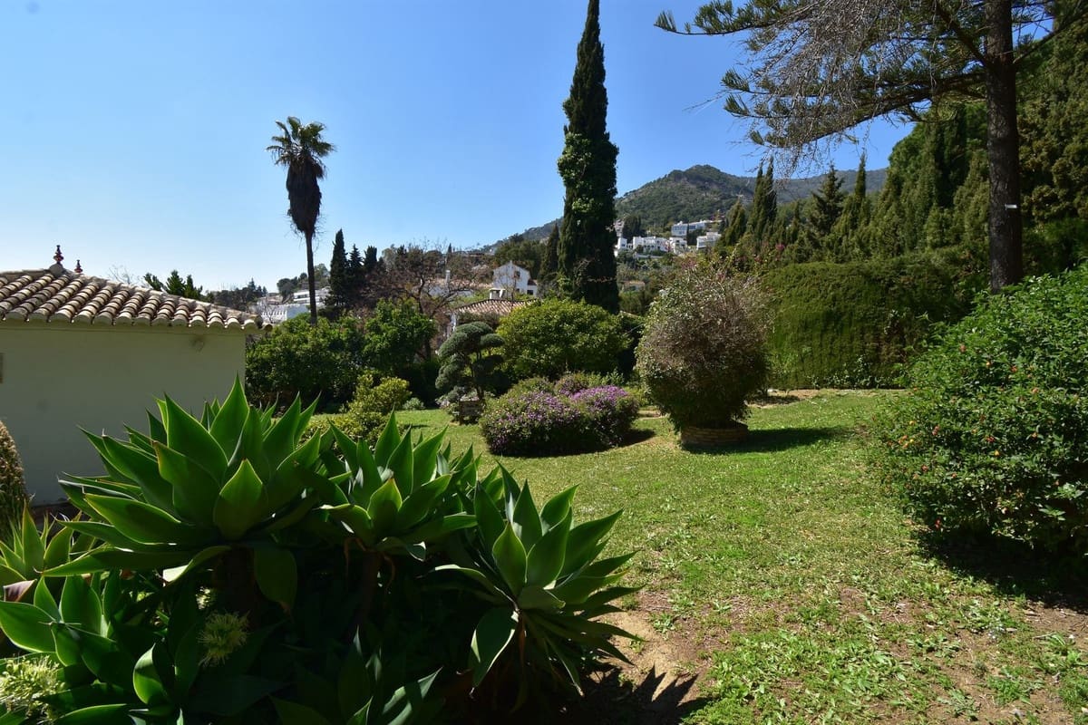 4 bedroom Villa for sale in Mijas with pool garage - € 1,399,000 (Ref: 9726568)