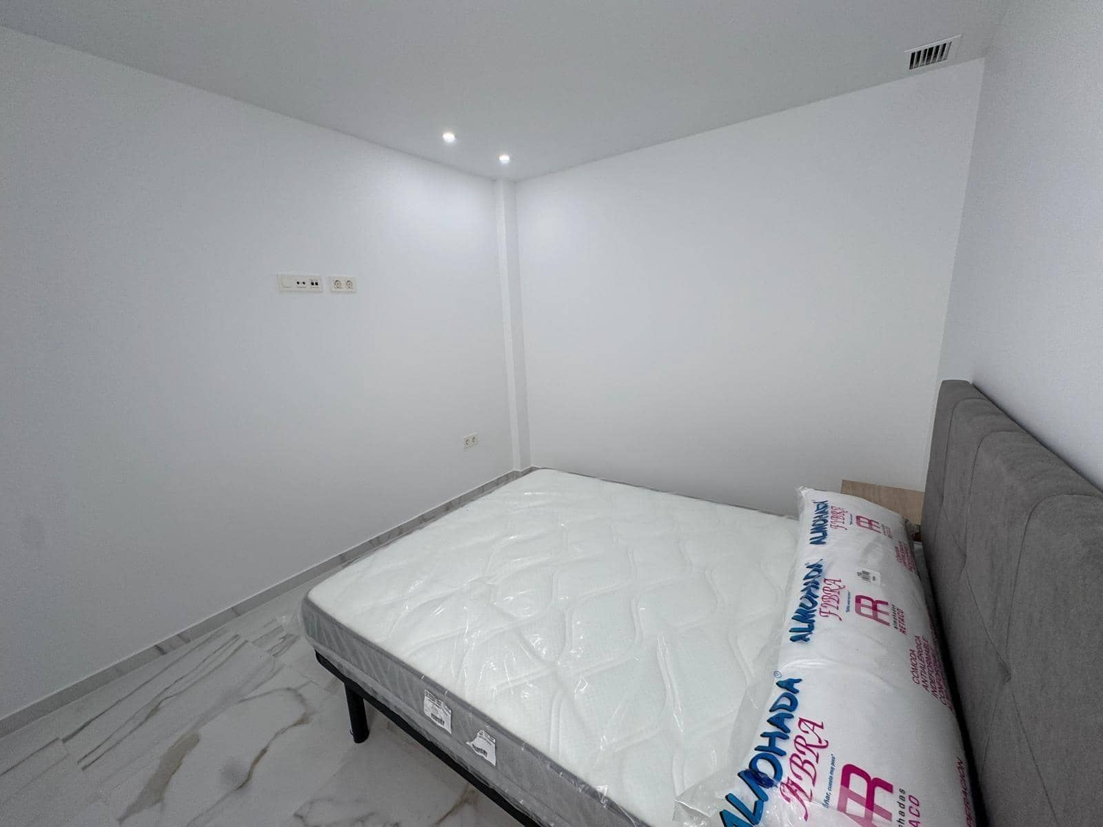 2 slaapkamer Appartement te koop in Torrevieja met zwembad - € 189.900 (Ref: 9729289)