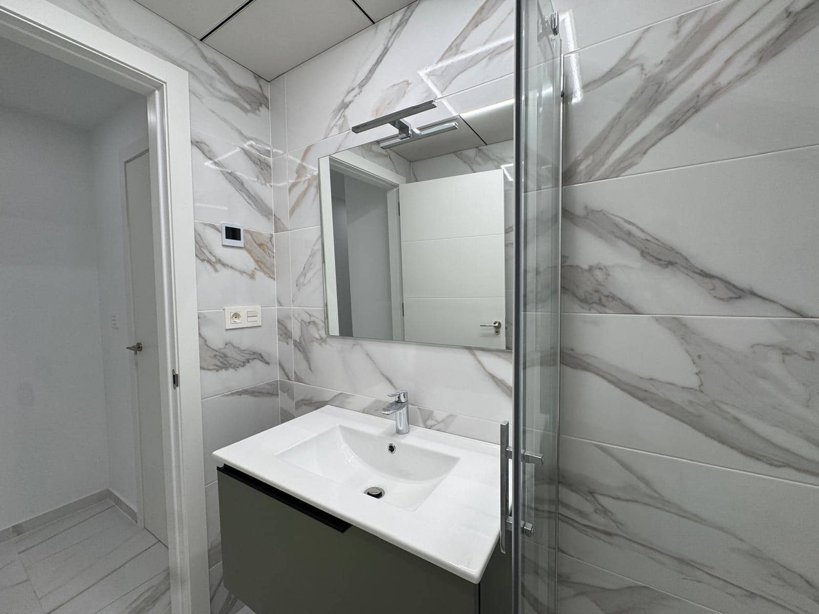 2 slaapkamer Appartement te koop in Torrevieja met zwembad - € 189.900 (Ref: 9729289)