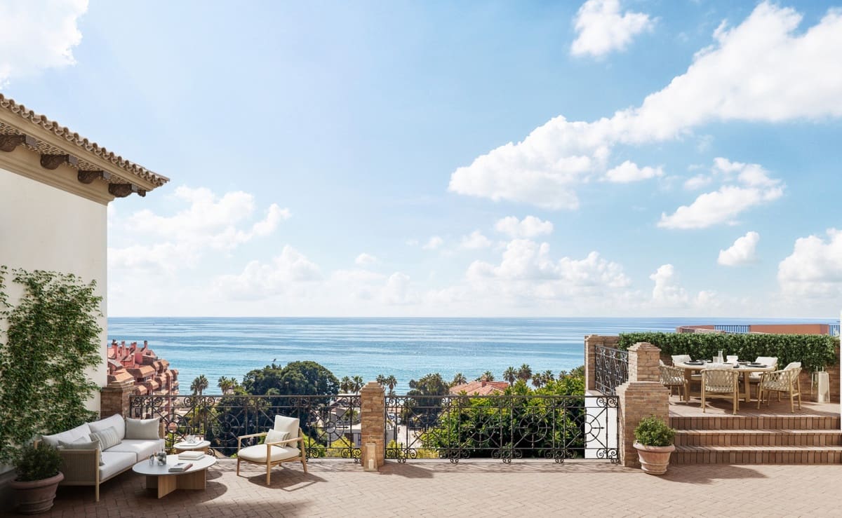 2 soveværelse Lejlighed til salg i El Limonar med swimmingpool - € 1.950.000 (Ref: 9730954)