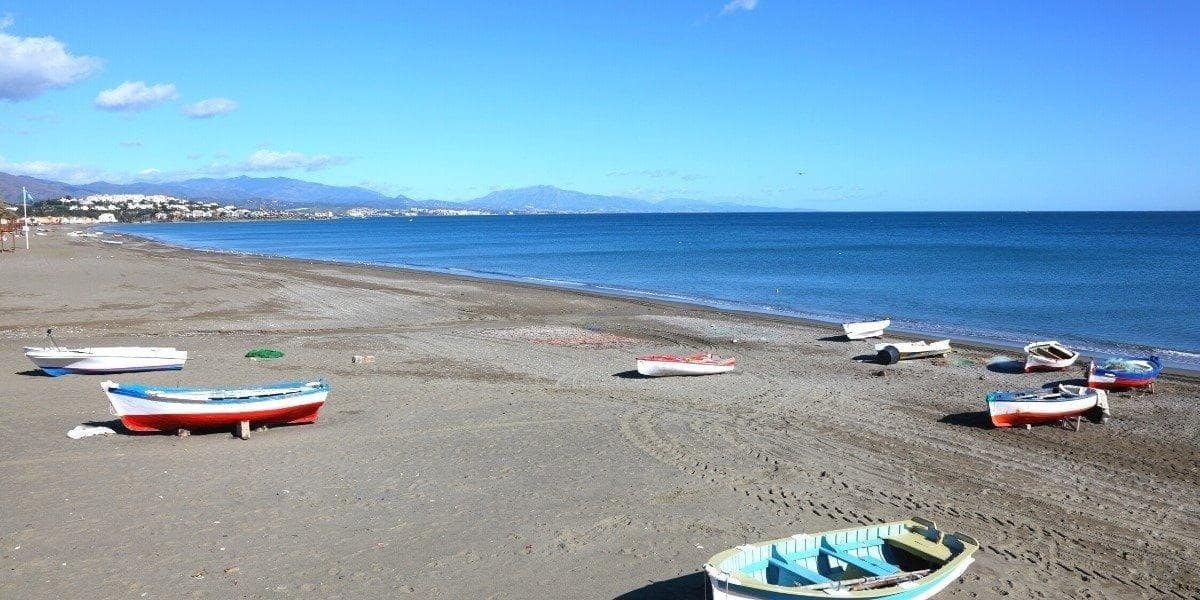4 bedroom Bungalow for sale in Manilva with pool - € 1,070,000 (Ref: 9731086)