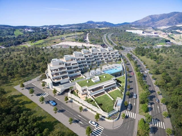 Apartamento de 2 habitaciones en Centro, Estepona en venta con piscina - 552.000 € (Ref: 9731154)