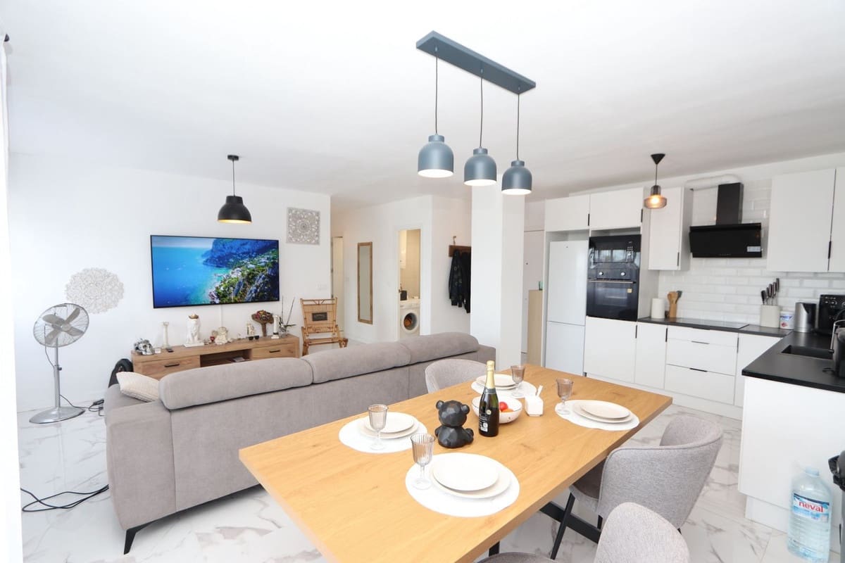 2 makuuhuone Huoneisto myytävänä paikassa Orihuela Costa mukana uima-altaan 
autotalli - 265 000 € (Ref: 9731921)