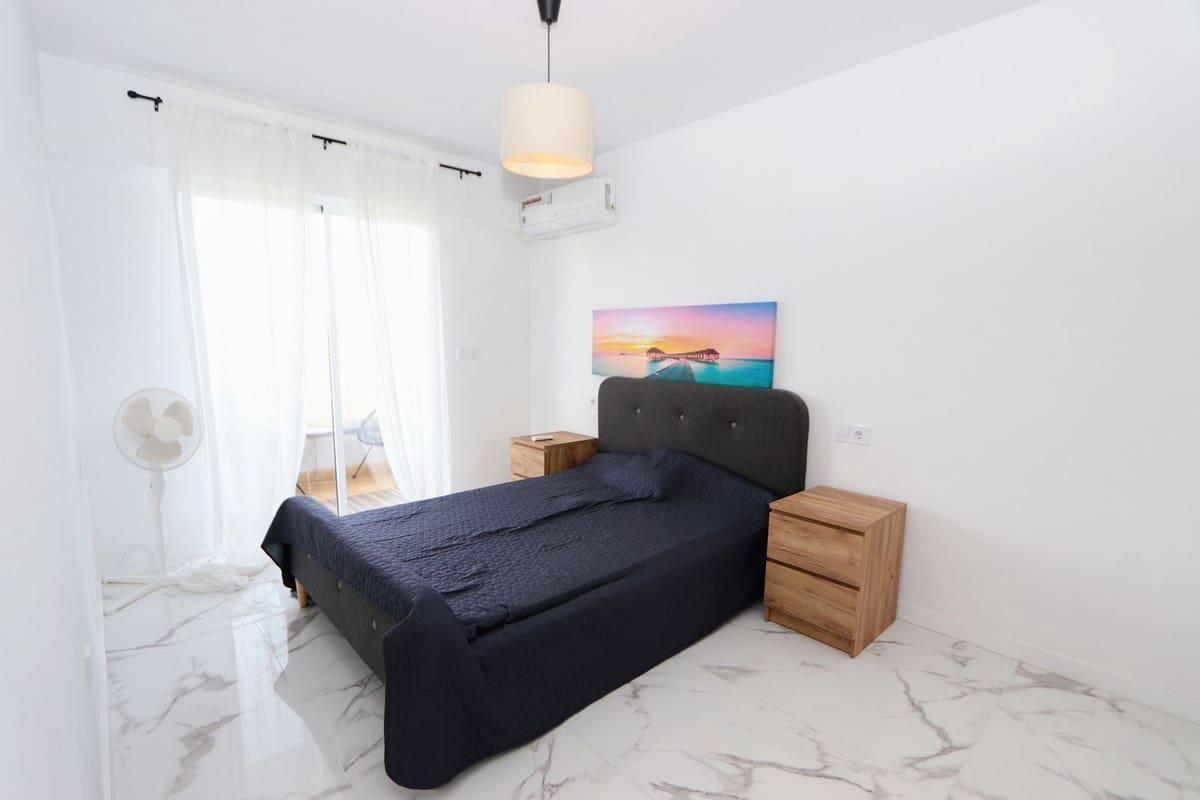 2 makuuhuone Huoneisto myytävänä paikassa Orihuela Costa mukana uima-altaan 
autotalli - 265 000 € (Ref: 9731921)