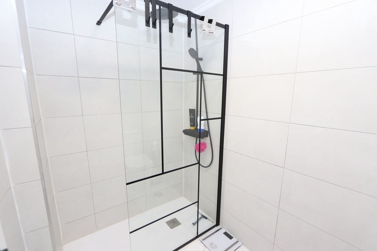 2 makuuhuone Huoneisto myytävänä paikassa Orihuela Costa mukana uima-altaan 
autotalli - 265 000 € (Ref: 9731921)