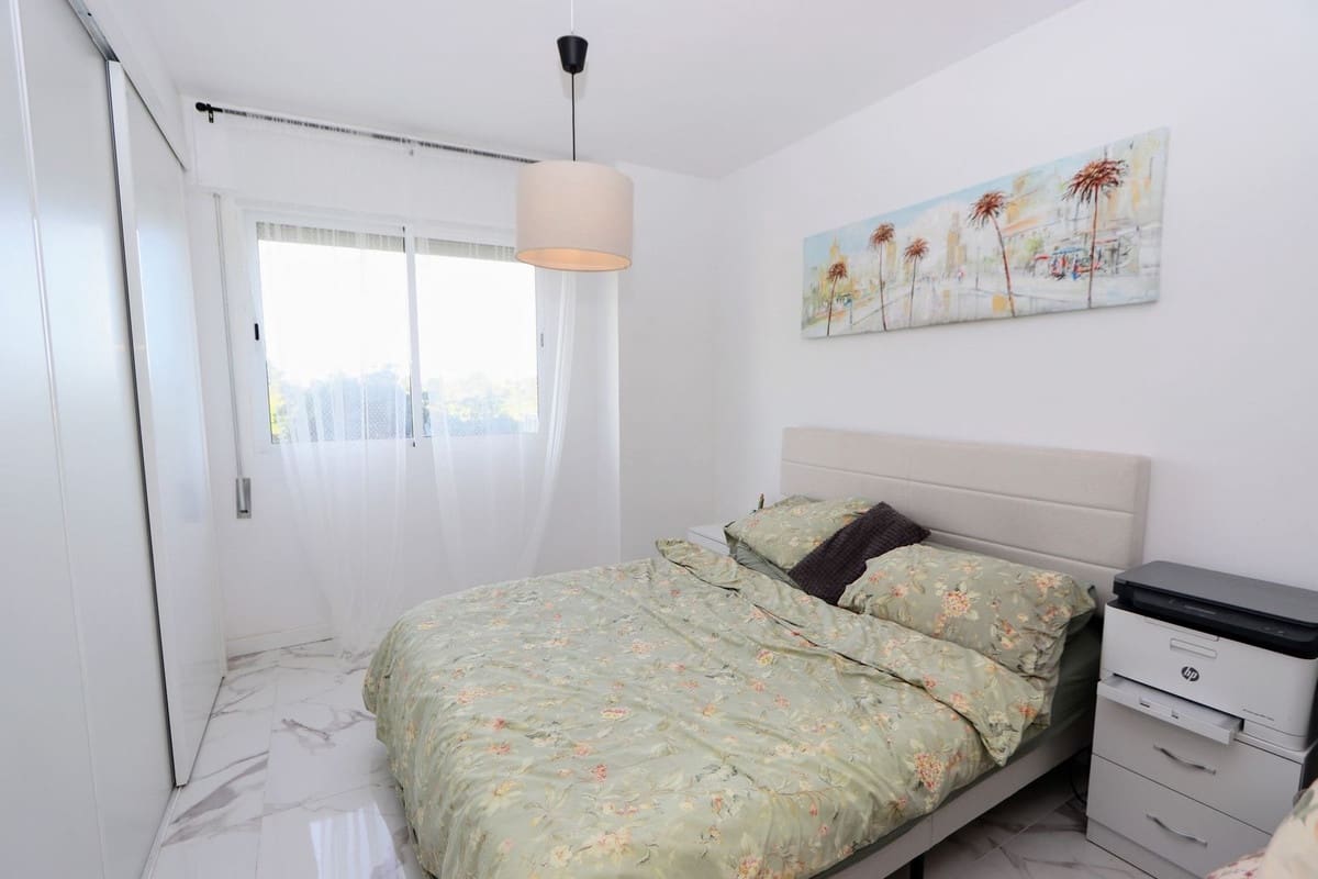 2 makuuhuone Huoneisto myytävänä paikassa Orihuela Costa mukana uima-altaan 
autotalli - 265 000 € (Ref: 9731921)