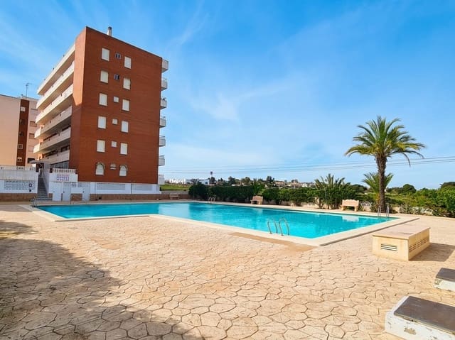 2 soverom Leilighet til salgs i Punta Prima, Orihuela med svømmebasseng garasje - € 245 000 (Ref: 9731921)