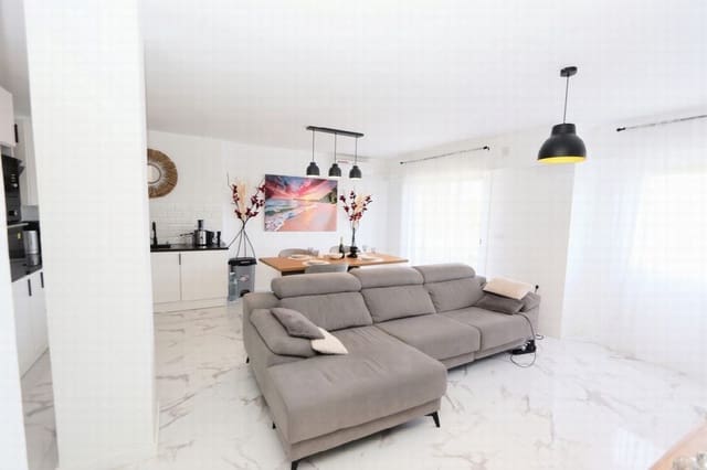 2 soverom Leilighet til salgs i Punta Prima, Orihuela med svømmebasseng garasje - € 245 000 (Ref: 9731921)