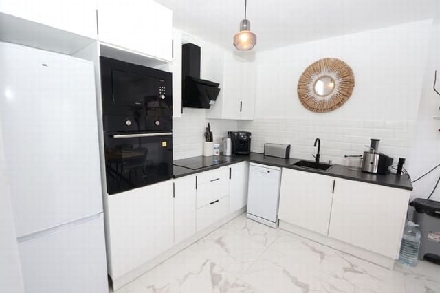 2 soverom Leilighet til salgs i Punta Prima, Orihuela med svømmebasseng garasje - € 245 000 (Ref: 9731921)