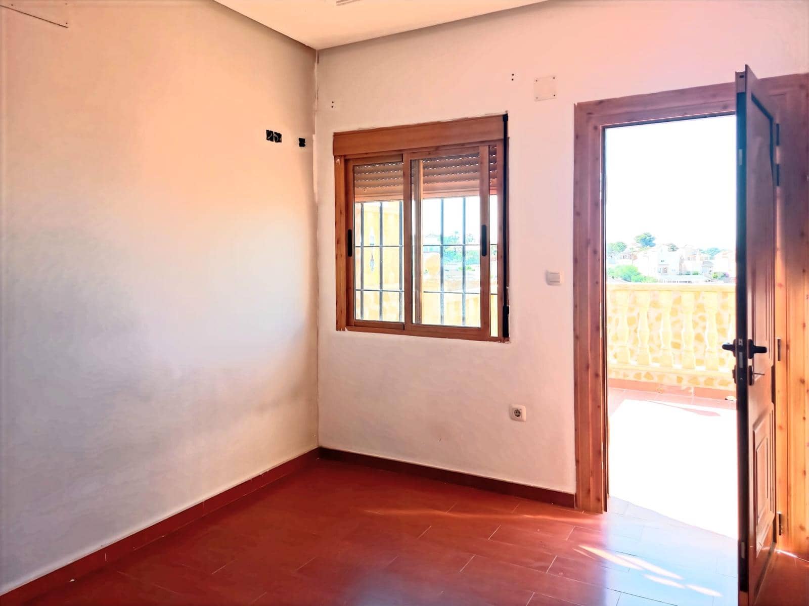 7 chambre Villa/Maison à vendre à Torrevieja avec piscine - 545 000 € (Ref: 9731924)