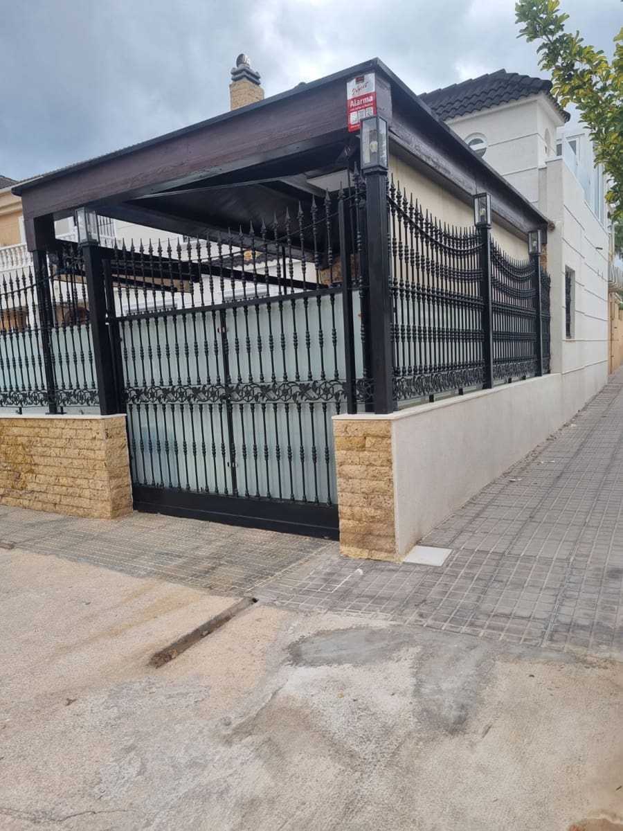 4 sypialnia Dom na sprzedaż w Orihuela Costa z basenem - 359 000 € (Ref: 9731939)