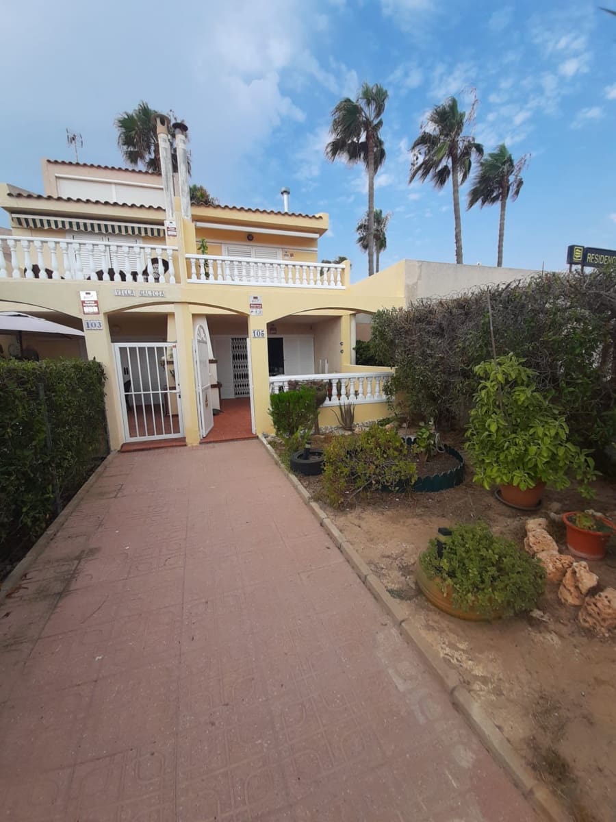 Casa de 2 habitaciones en Torrevieja en venta con piscina - 270.000 € (Ref: 9731940)