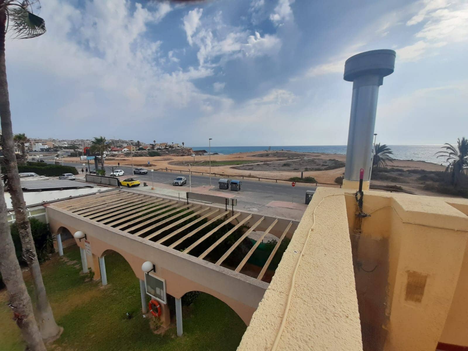 Casa de 2 habitaciones en Torrevieja en venta con piscina - 270.000 € (Ref: 9731940)